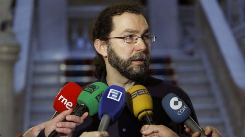 El portavoz de Podemos en la Junta General, Emilio Lon