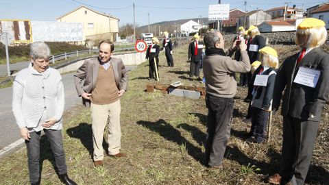 A singular montaxe de Ribas Altas chamou a atención das persoas que pasaron polo lugar durante a xornada