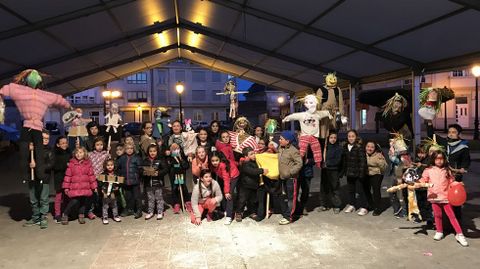 Na queima de comadres de Escairón participaron cerca de cincuenta rapaces