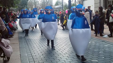 Multitudinario desfile de carnaval en el centro de Oviedo