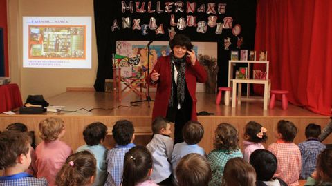 Actos del Da da Muller en el colegio San Xon da Filgueira, en Ferrol