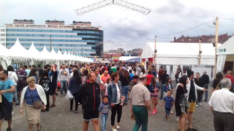 Visitantes en la Semana Negra de Gijón