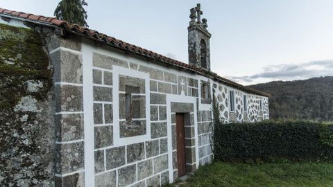 Casa solariega con capilla en la localidad chantadina de Xián