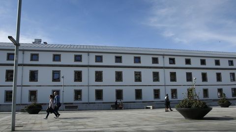 VISTAS DE LA ANTIGUA FÁBRICA DE TABACOS Y ACTUAL AUDIENCIA PROVINCIAL DE A CORUÑA. JUZGADOS