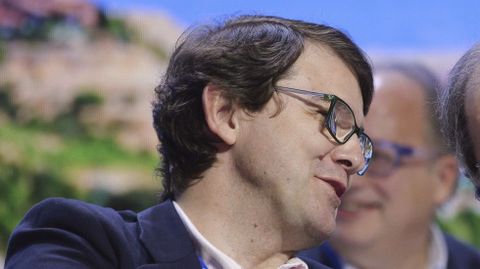 Alfonso Fernández Mañueco. Castilla-León. Elegido con el 91 % de los votos. Releva a un histórico del PP, Juan Vicente Herrera.