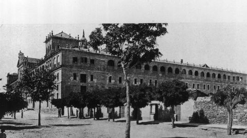 Una imagen del edificio histórico en la primera mitad del siglo pasado