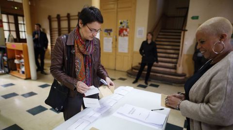 Primera vuelta de las elecciones presidenciales de Francia.  Nathalie Arthaud, candidata del partido de extrema izquierda Lucha Obrera