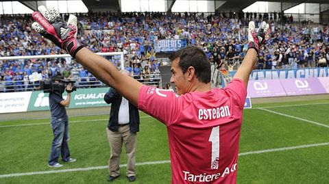 Esteban en el día de su presentación