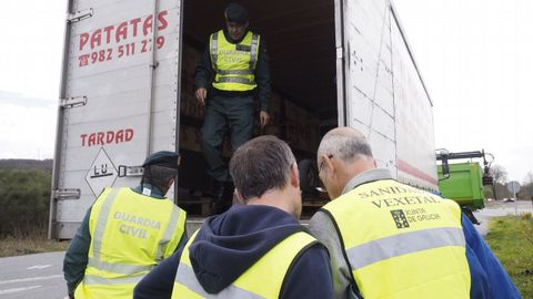 Control de la Guardia Civil sobre la patata