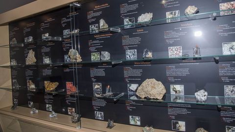 El museo exhibe una amplia colección de minerales nativos de la comarca