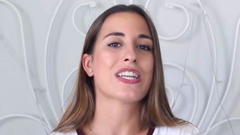Paula Gonu. Es la ídolo de más de un millón de preadolescentes y adolescentes enganchados a sus retos y sus vídeos dobles