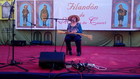La quiroguesa Isolina de Margaride interpretó cantos de seitura, un género tradicional de la comarca