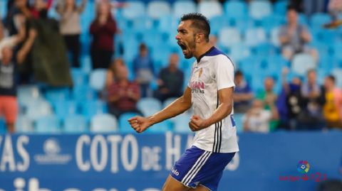 Borja Iglesias celebrando un gol