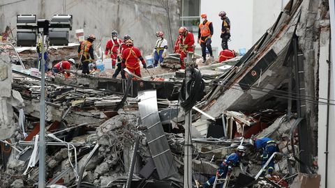 Ms de 470 personas perdieron su vida en un terremoto cuyos daos tendrn un coste de mas de 1.800 millones de euros
