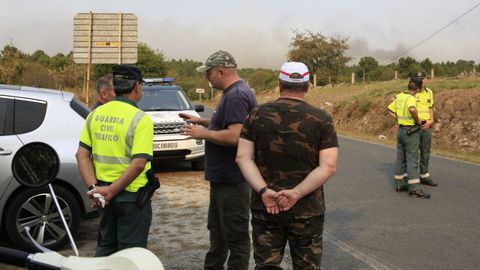 Corte en la carretera OU-405 en Cea por un incendio