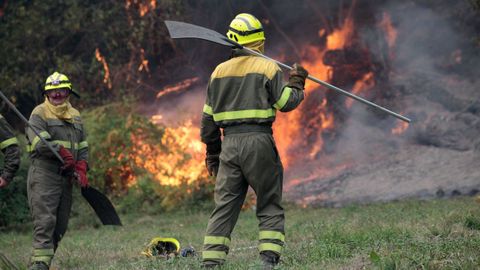 En Lusio, Samos, Lugo. Incendio declarado a primera hora de la tarde de este domingo