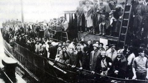 Milicianos asturianos llegando a Francia en octubre de 1937