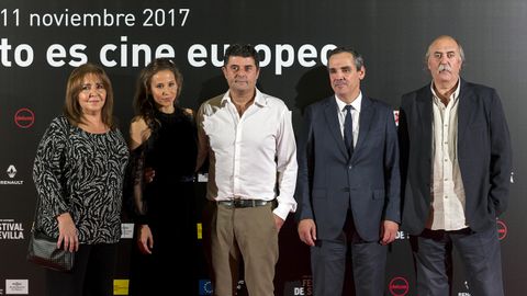 El viceconsejero de Cultura del Principado, Vicente Domínguez, con el director de la película, Samu Fuentes en Sevilla
