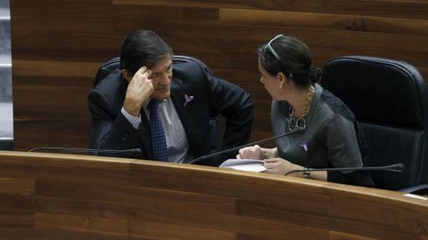 El presidente asturiano, Javier Fernndez, y la consejera de Hacienda, Dolores Carcedo
