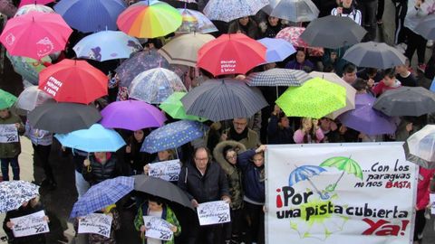 Un momento de la concentración en el IES Rosario de Acuña