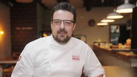 RESTAURANTE EL PECULIAR , COCINERO ALVARO