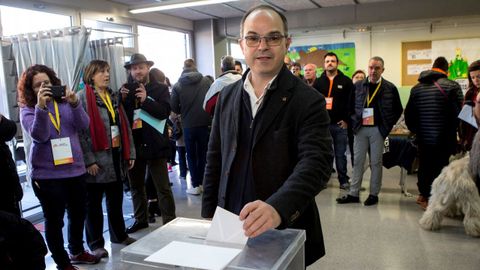 El exconsejero Jordi Turull, nmero cuatro de JxCatm ejerce su derecho al voto.