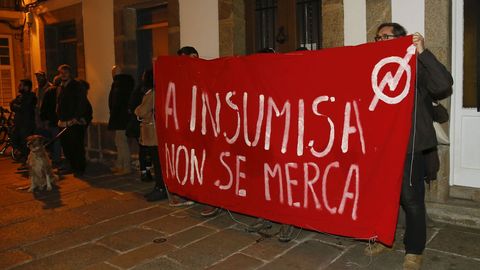 REUNION CON VECINOS EN EL CENTRO CÍVICO DE CIUDAD VIEJA CON PRESENCIA DE LOS OKUPAS DE LA COMANDANCIA