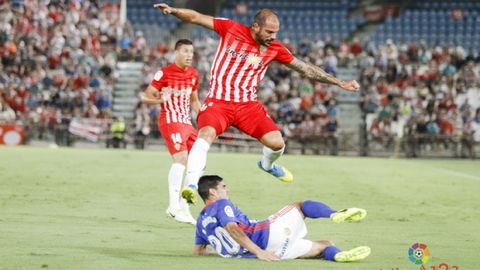 Nano y Cotugno en el Almería-Oviedo de la 17/18