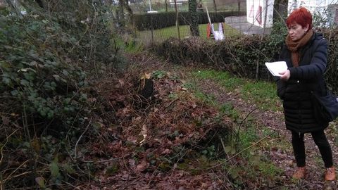 Ninos De Garabolos Caminan A Diario Por Una Corredoira Para Llegar Al Colegio