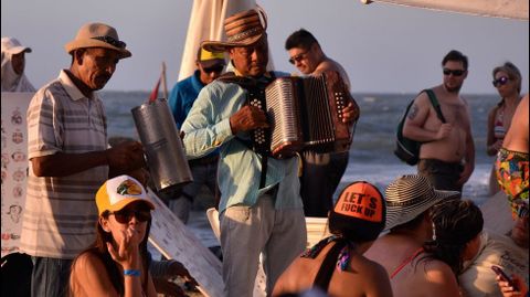 «Vallenato», el nombre de un baile y su música populares colombianos, es una de las novedades en la acutalización del Diccionario
