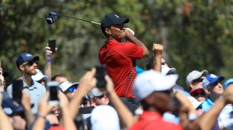 Tiger Woods vuelve a enamorar al público