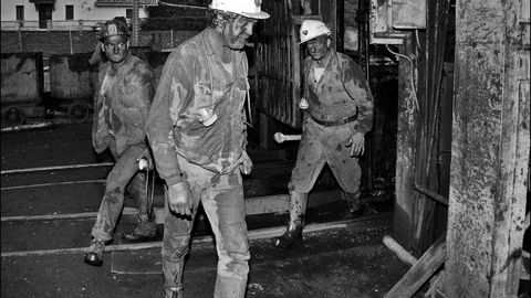 Accidente en el pozo Santa Ba?rbara. Valle de Turo?n. Mieres. Asturias. Diez di?as de rescate. Cuatro mineros muertos. Diciembre (1992)