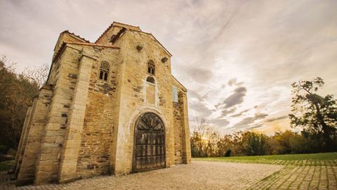 La iglesia de San Miguel de Lillo, retirada de la «Lista Roja» de Hispania Nostra tras asegurarse su conservación