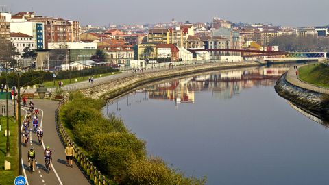 Paseo de la ría de Avilés