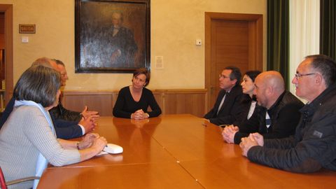 La alcaldesa de Gijón, Carmen Moriyón, en una reunión con el Apta