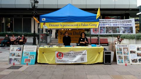 Miembros de Falun Dafa denuncian en Oviedo la persecucin que sufren sus practicantes en China