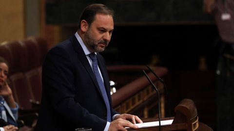 El secretario de Organizacin del PSOE, Jos Luis balos, ha arrancado su intervencin leyendo partes de la sentencia de la Grtel.