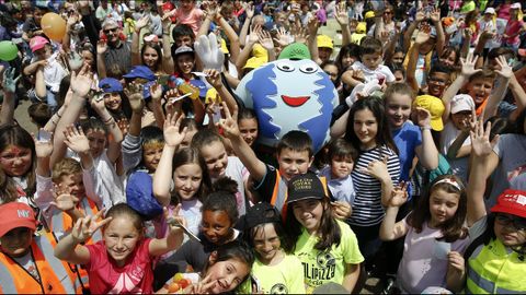 Cientos de niños disfrutan de la fiesta de Voz Natura