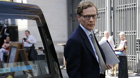 Alexander Nix, CEO de Cambridge Analytica, compareci ante el Parlamento en Londres por el escndalo de Facebook