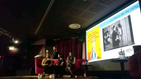 Un momento de la presentación de Un piano suena mejor cuando se ha tocado. Cincuenta (más una) películas para una noche de verano