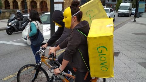 Concentración de la Corriente Sindical d'Izquierda en contra de Glovo