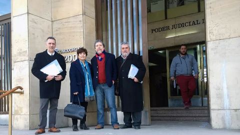 Los abogados Gerardo Alfredo Caviglia,Julieta Bandirali, Eduardo Fachal y Luis Calcagno presentan en los juzgados de Buenos Aires la querella por los maestros asturianos.Los abogados Gerardo Alfredo Caviglia,Julieta Bandirali, Eduardo Fachal y Luis Calcagno presentan en los juzgados de Buenos Aires la querella por los maestros asturianos