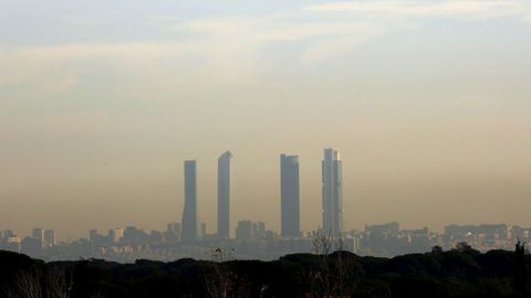 Nube de polucin sobre Madrid