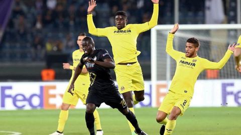 N'Diaye en un partido de Europa League con el Villarreal