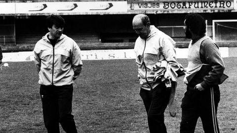 Durante su etapa de entrenador, en la que asumió el banquillo del primer equipo en seis ocasiones