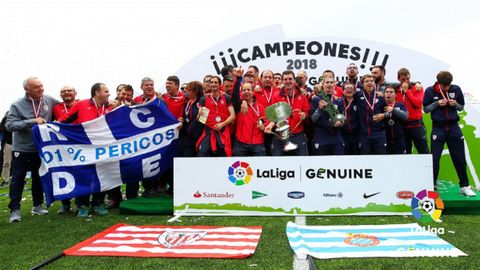 Jugadores del Espanyol y el Athletic, primer y segundo clasificados de la Liga Genuine del ao pasado 