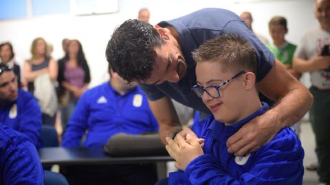 Toch y un jugador del Real Oviedo Genuine