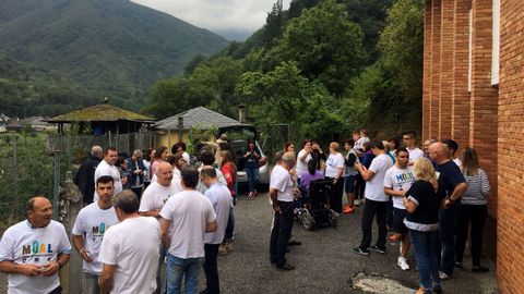 Los vecinos de Moal festejan su premio al Pueblo Ejemplar