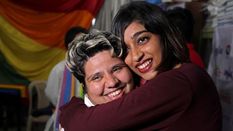 India despenaliza las relaciones sexuales entre homosexuales