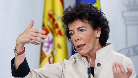 La ministra portavoz Isabel Celaá